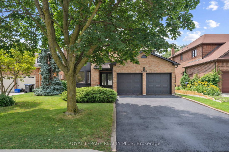 4344 Dallas Crt, Mississauga, L4W 4G7 | Image 2