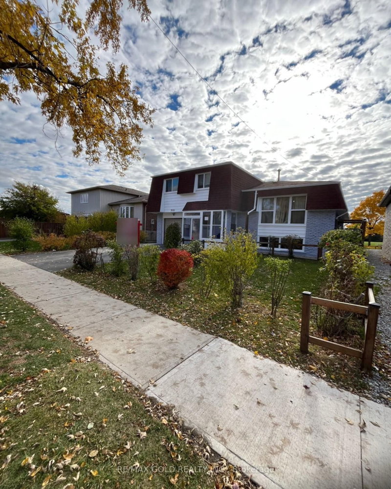 7610 Anaka Dr, Mississauga, L4T 3H7 | Image 2