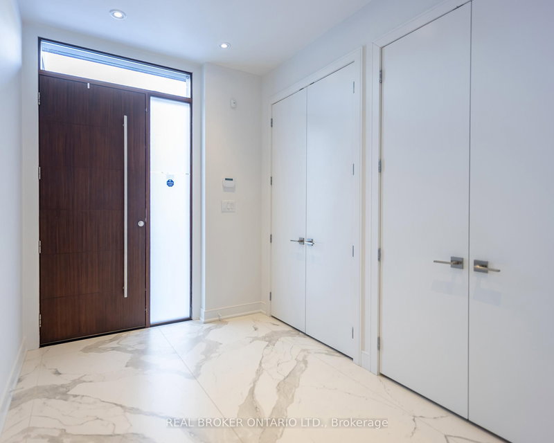 88 South Kingsway Way, Toronto, M6S 3T3 | Image 3