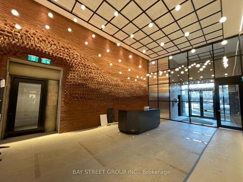 524 - 3200 william coltson Ave, Oakville, L6H 7W6 | Image 2