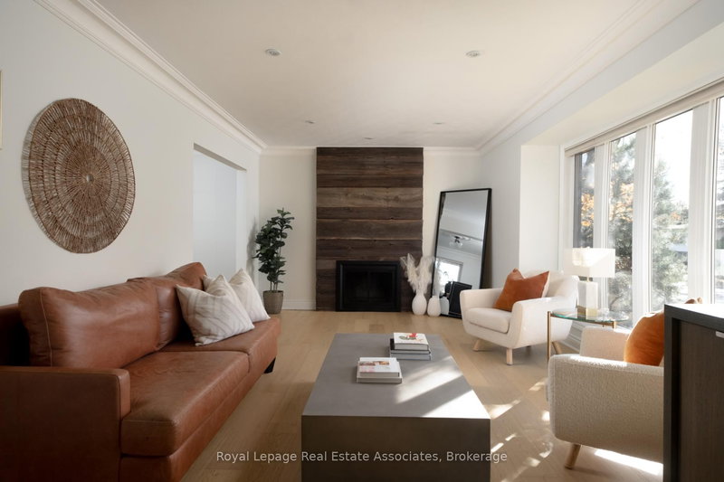 134 Fairwood Pl W, Burlington, L7T 4B6 | Image 3