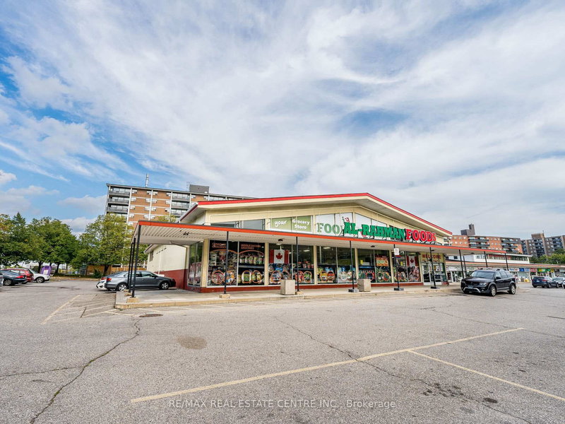 3445 Fieldgate Dr, Mississauga, L4X 2J4 | Image 3