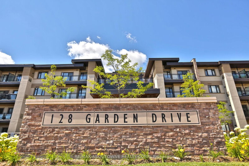 103 - 128 Garden Dr, Oakville, L6K 0H7 | Image 3