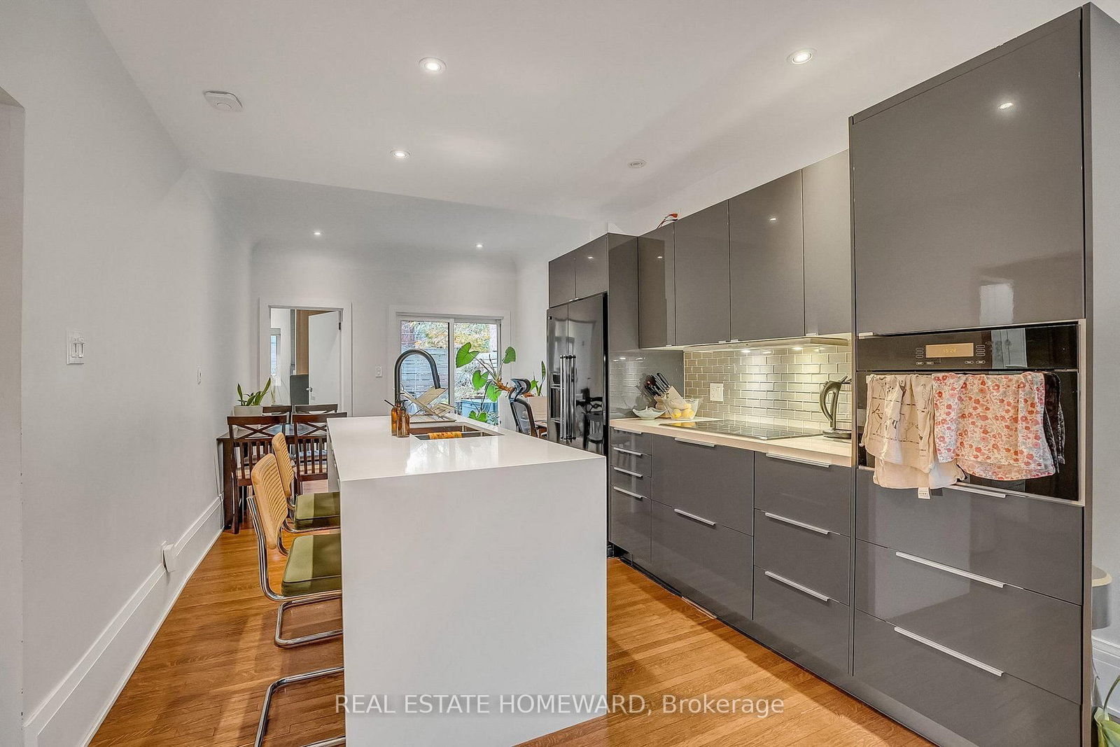 Listing Image 7