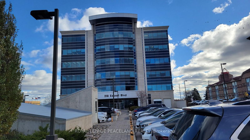 407 - 218 Export Blvd, Mississauga, L5S 1Y4 | Image 2