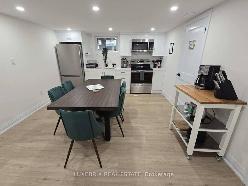 1025 Wayne Pl, Burlington, L7T 3R5 | Image 2