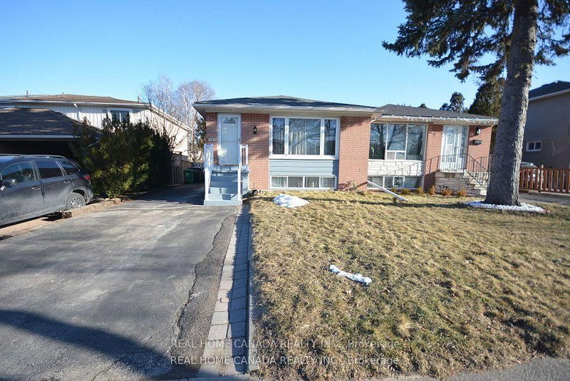 1463 Glen Rutley Circ, Mississauga, L4X 1Z8 | Image 2