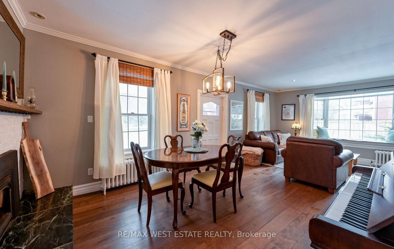 Detached House for sale at 122 King Street, Caledon, Ontario, L7E 3G2 - Bolton East - MLS: W12559970