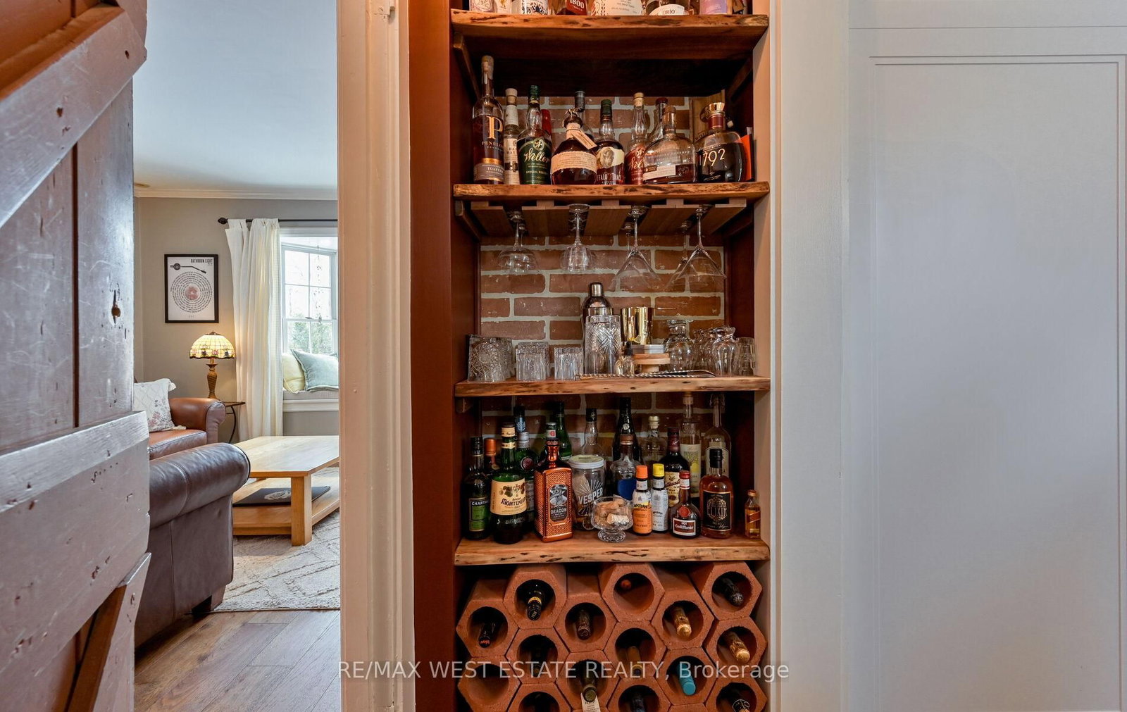 Detached House for sale at 122 King Street, Caledon, Ontario, L7E 3G2 - Bolton East - MLS: W12559970