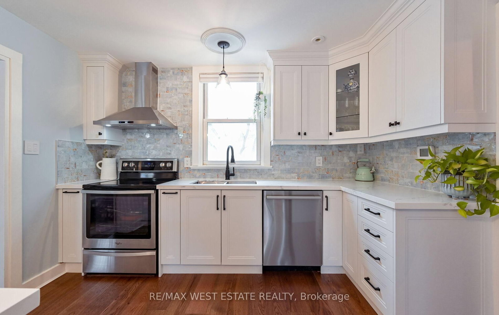 Detached House for sale at 122 King Street, Caledon, Ontario, L7E 3G2 - Bolton East - MLS: W12559970