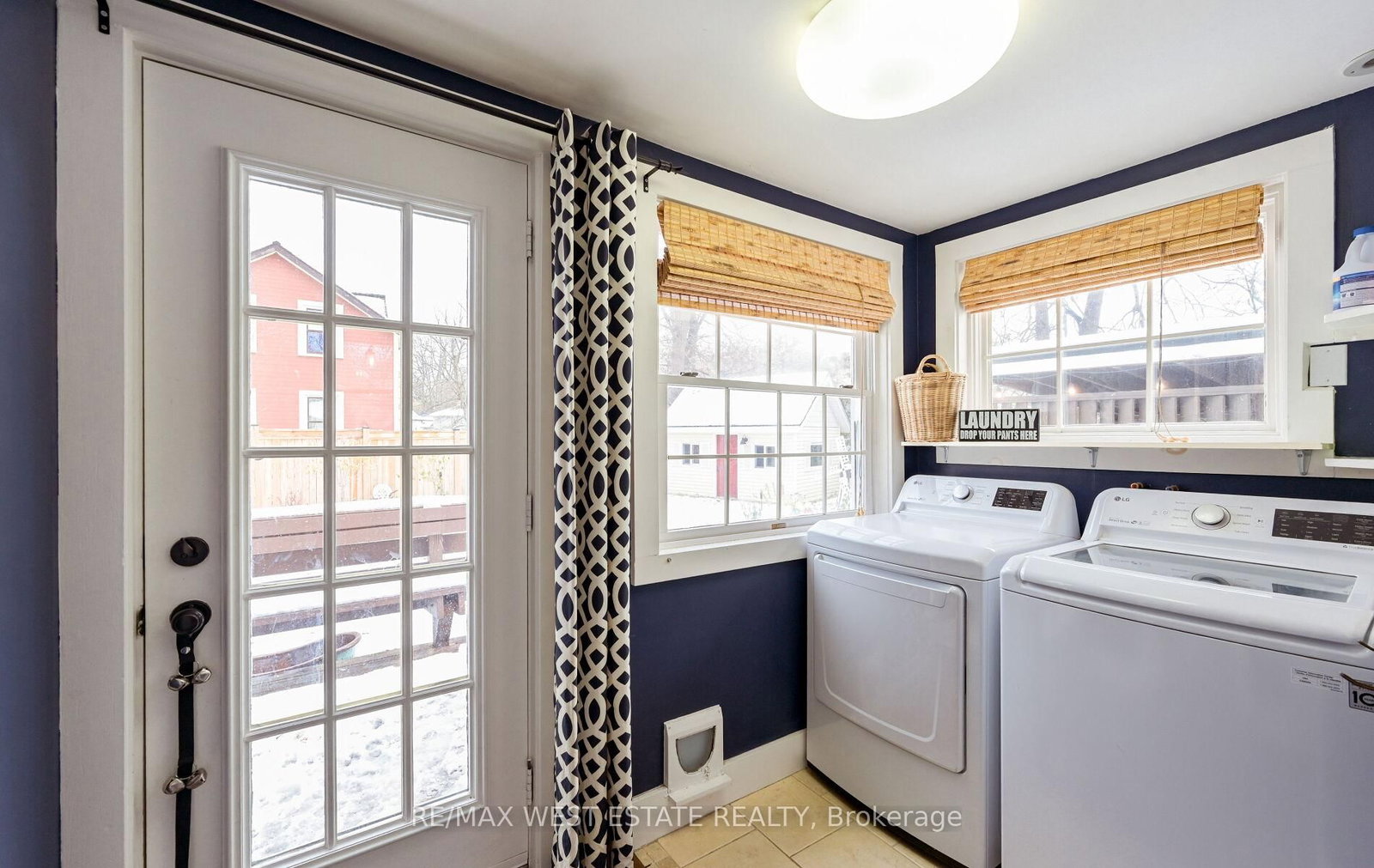 Detached House for sale at 122 King Street, Caledon, Ontario, L7E 3G2 - Bolton East - MLS: W12559970