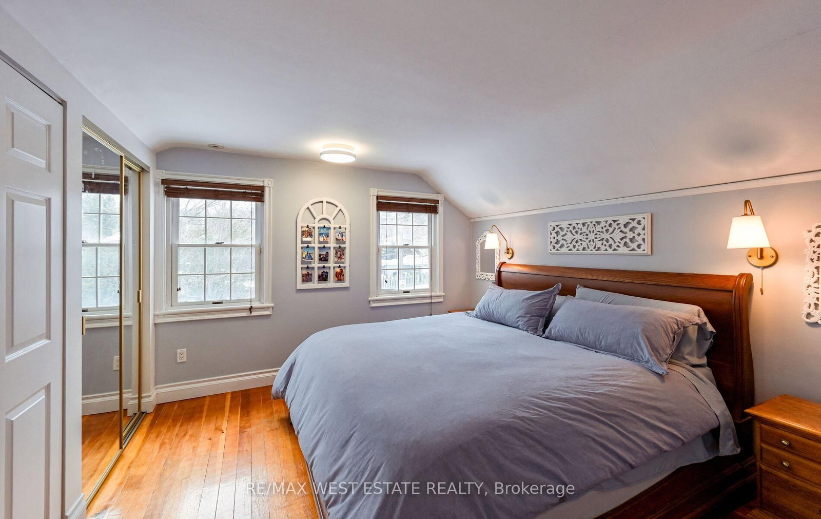 Detached House for sale at 122 King Street, Caledon, Ontario, L7E 3G2 - Bolton East - MLS: W12559970