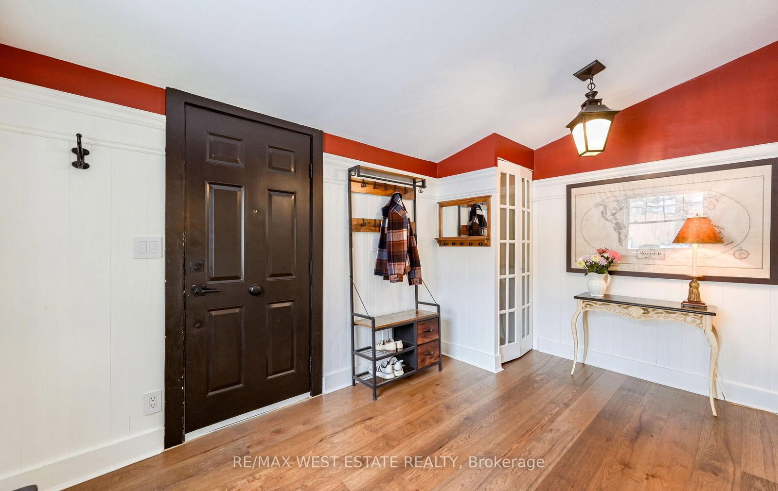 Detached House for sale at 122 King Street, Caledon, Ontario, L7E 3G2 - Bolton East - MLS: W12559970