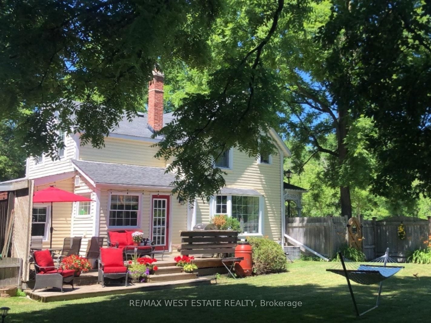 Detached House for sale at 122 King Street, Caledon, Ontario, L7E 3G2 - Bolton East - MLS: W12559970