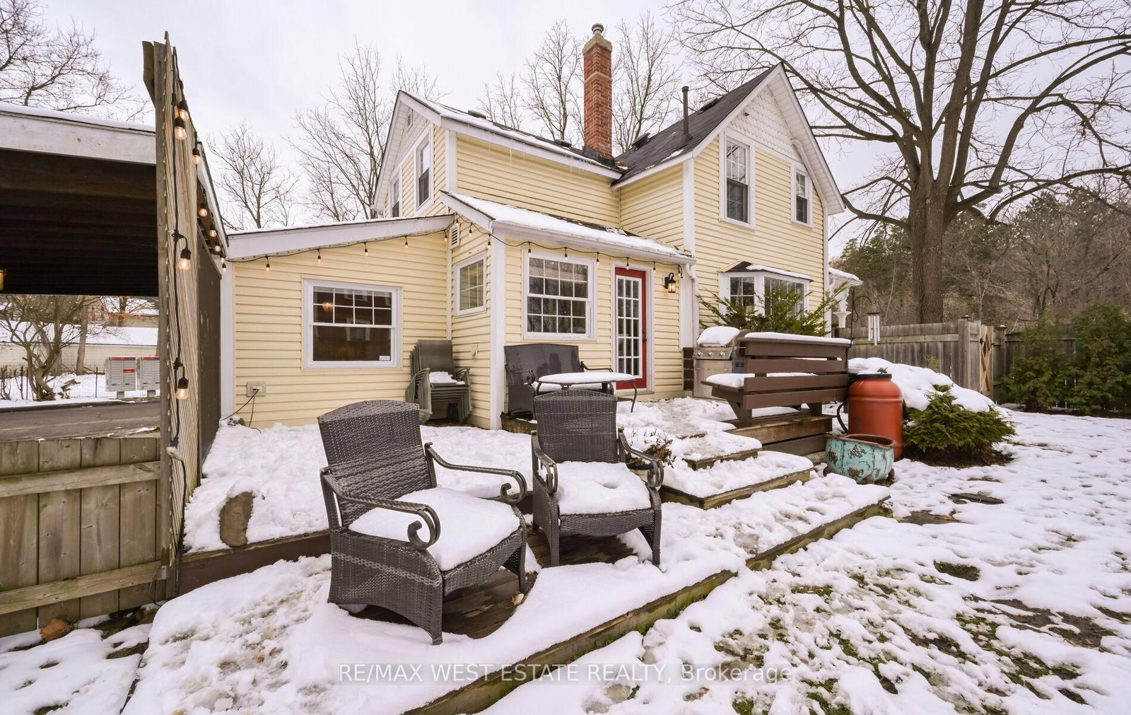 Detached House for sale at 122 King Street, Caledon, Ontario, L7E 3G2 - Bolton East - MLS: W12559970