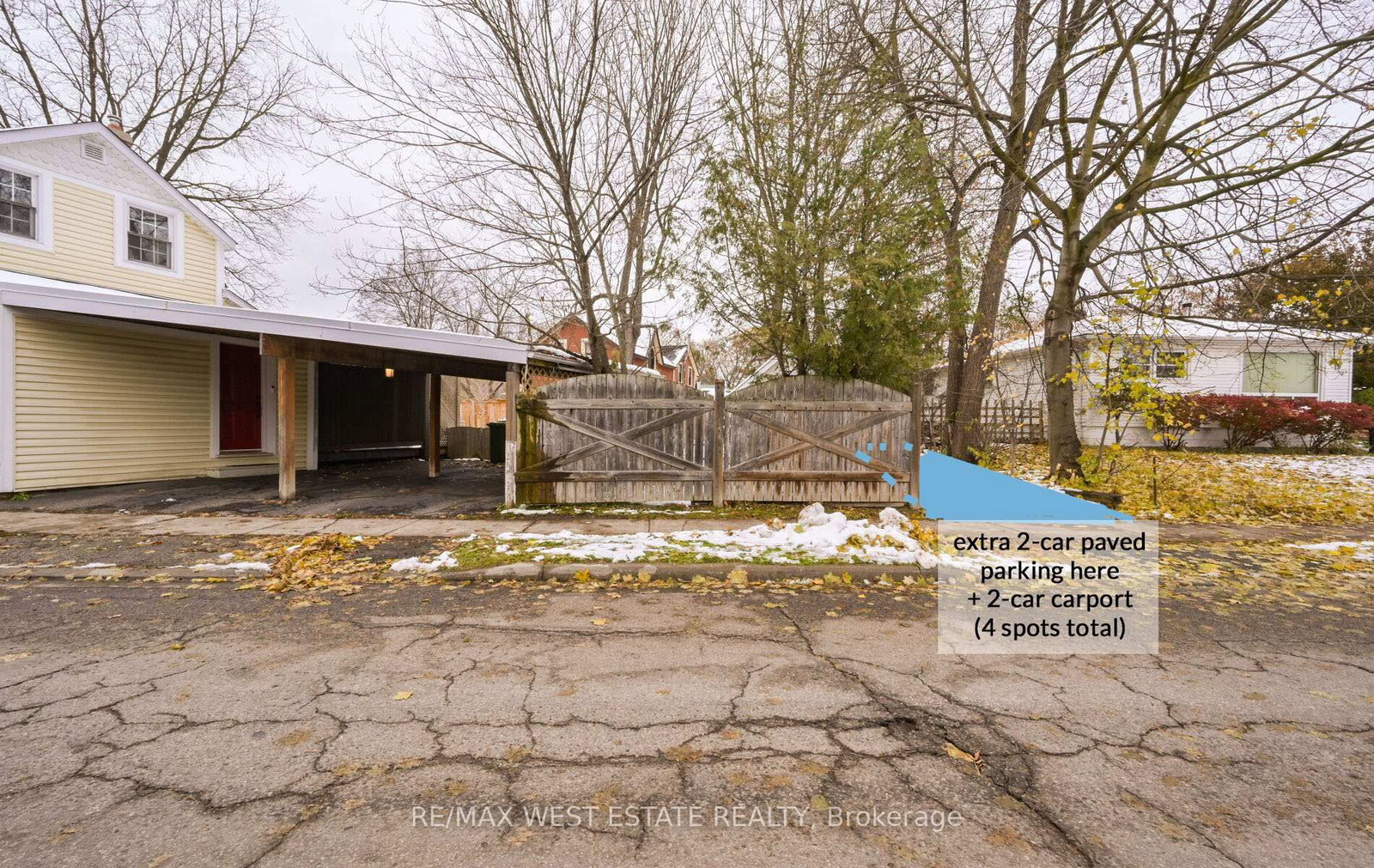 Detached House for sale at 122 King Street, Caledon, Ontario, L7E 3G2 - Bolton East - MLS: W12559970