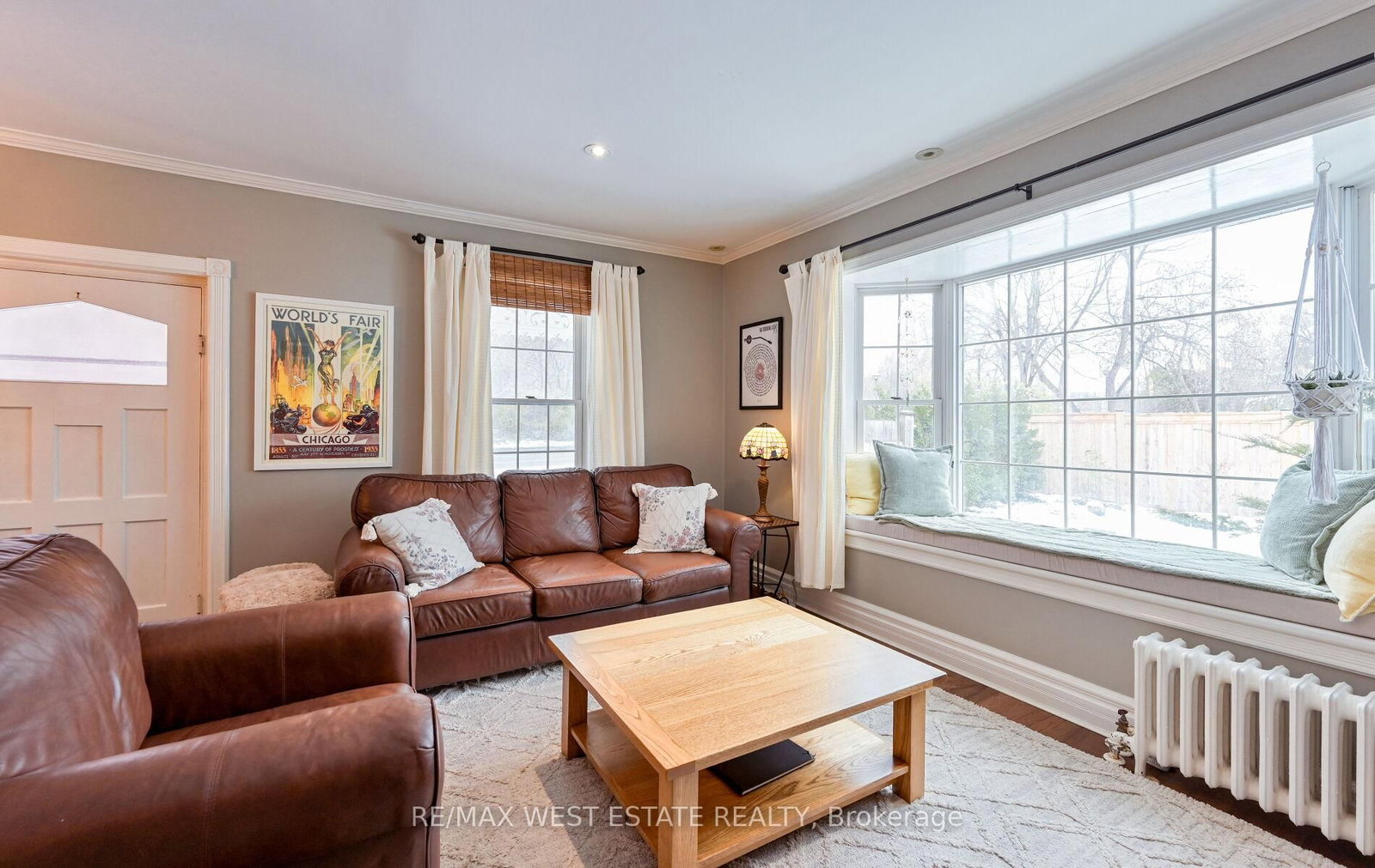 Detached House for sale at 122 King Street, Caledon, Ontario, L7E 3G2 - Bolton East - MLS: W12559970