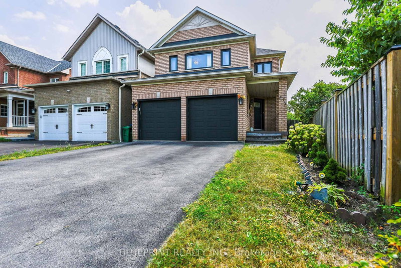 812 Knotty Pine Grve, Mississauga, L5W 1K2 | Image 3