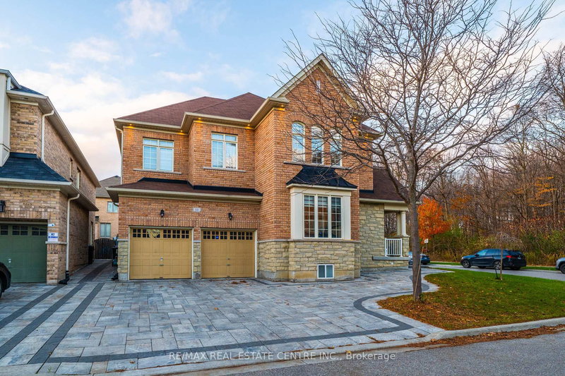 11 Mistyglen Cres, Brampton, L6Y 0X2 | Image 2