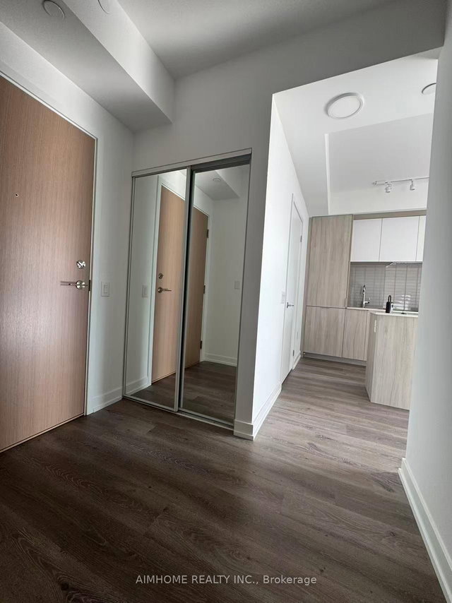 1209 - 395 Square One Drive