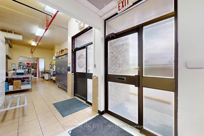 557 Dixon Rd, Toronto, M9W 1A8 | Image 3