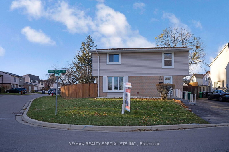 4 Hardcastle Crt, Brampton, L6S 2A9 | Image 2