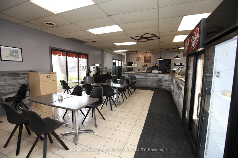 4069 Chesswood Dr, Toronto, M3J 2R8 | Image 2