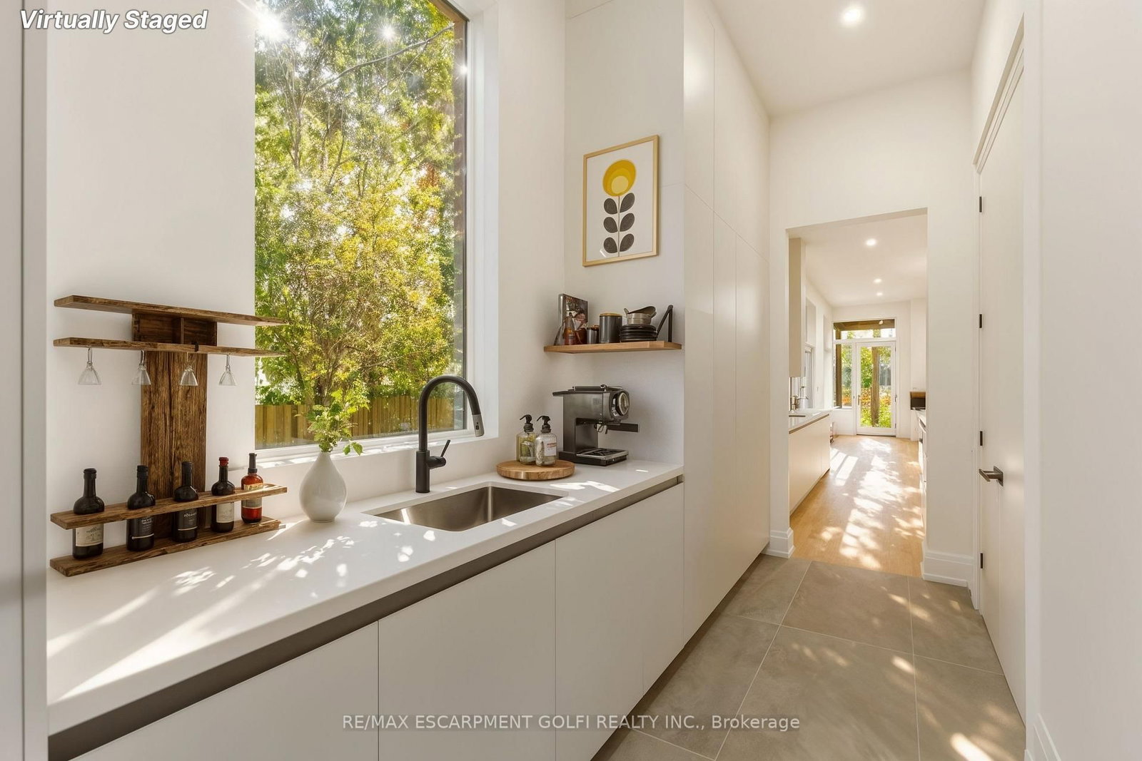 Detached House for sale at 135 Secord Lane, Burlington, Ontario, L7L 2H6 - Shoreacres - MLS: W12566030