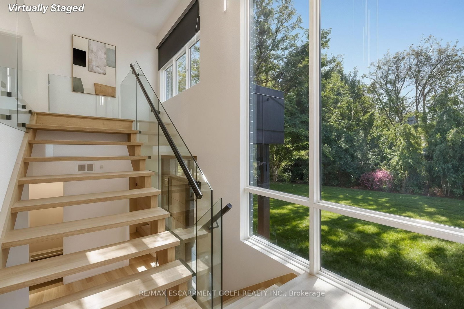 Detached House for sale at 135 Secord Lane, Burlington, Ontario, L7L 2H6 - Shoreacres - MLS: W12566030