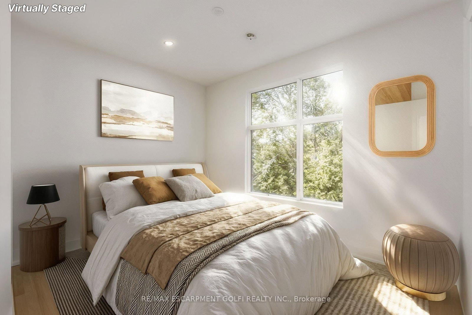 Detached House for sale at 135 Secord Lane, Burlington, Ontario, L7L 2H6 - Shoreacres - MLS: W12566030