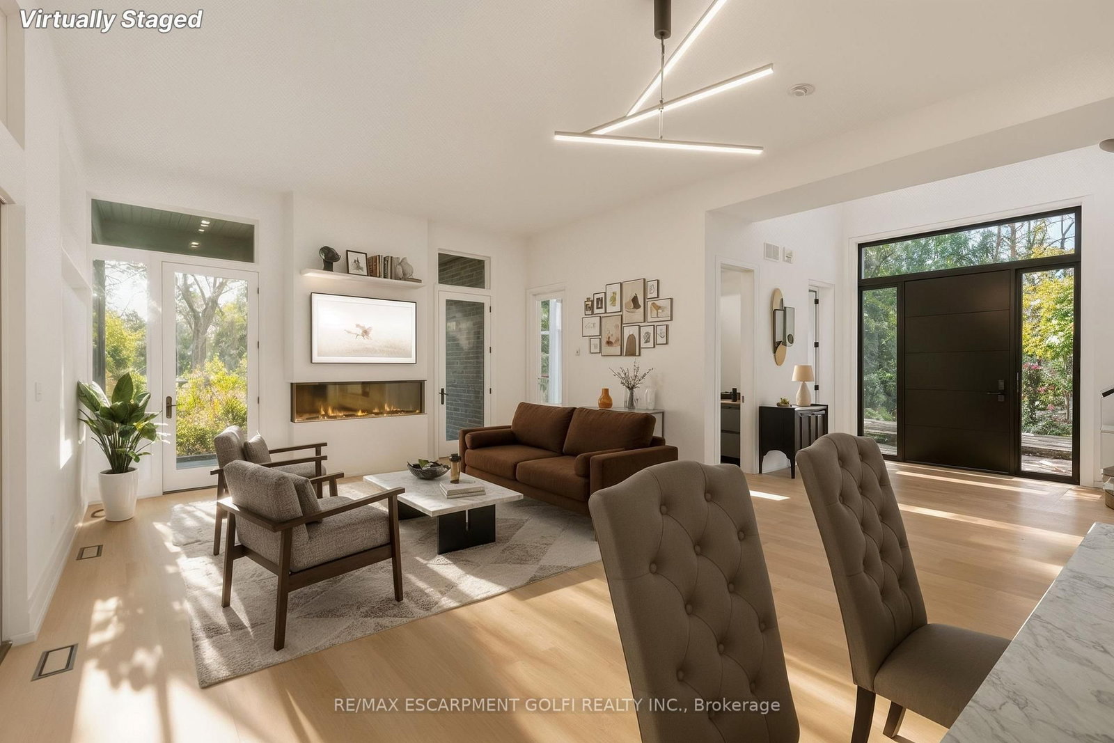 Detached House for sale at 135 Secord Lane, Burlington, Ontario, L7L 2H6 - Shoreacres - MLS: W12566030