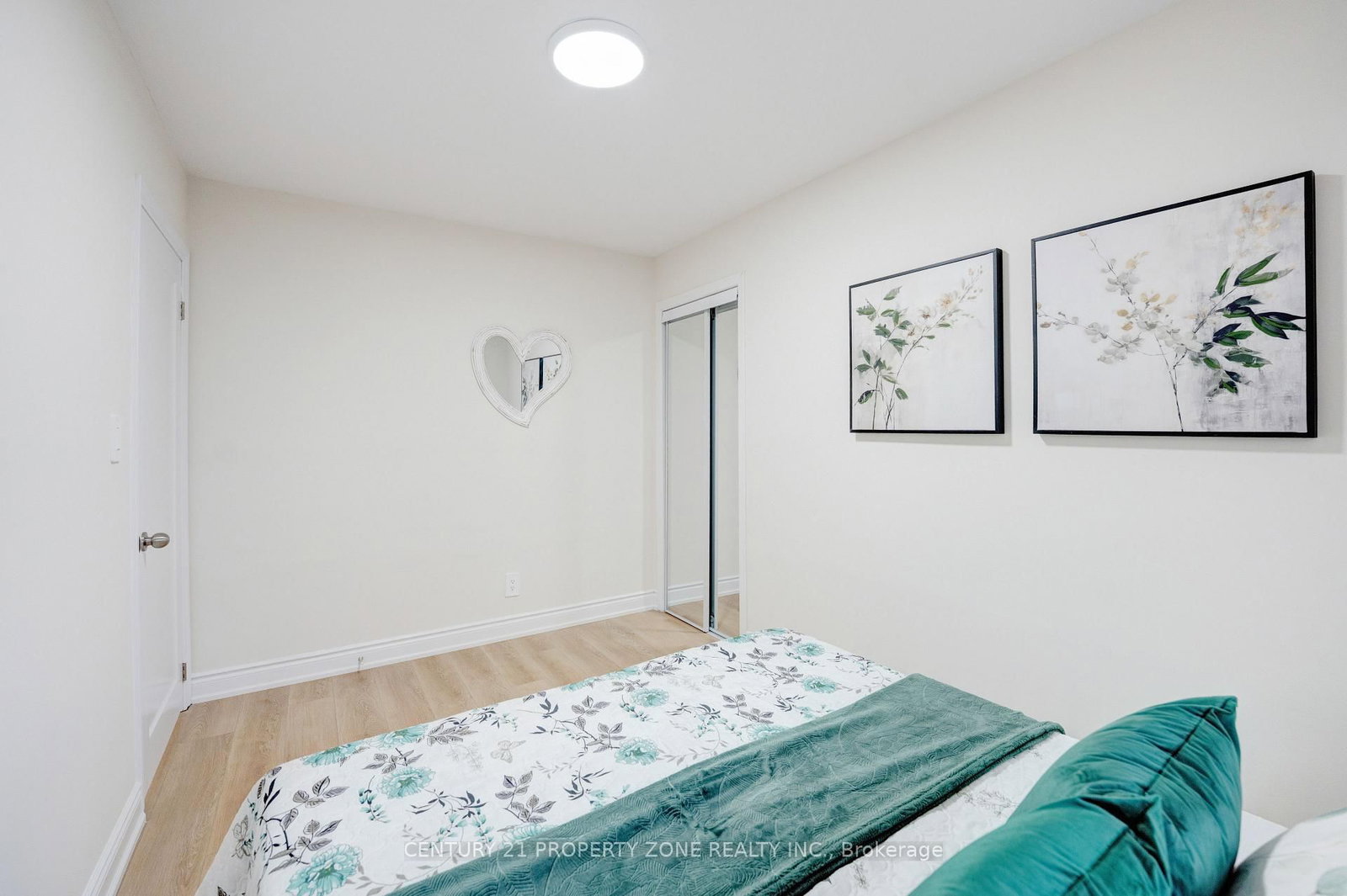 Detached House sold at 187 Martha Crescent, Caledon, Ontario, L7E 4X2 - Bolton West - MLS: W12566168