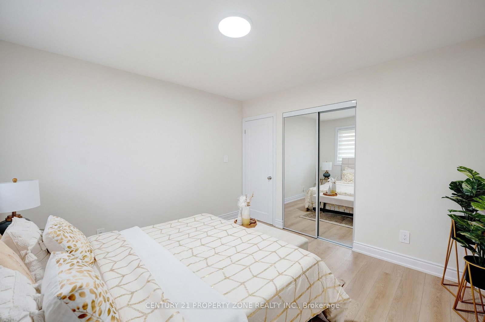 Detached House sold at 187 Martha Crescent, Caledon, Ontario, L7E 4X2 - Bolton West - MLS: W12566168