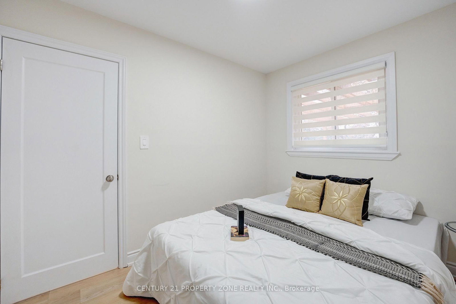 Detached House sold at 187 Martha Crescent, Caledon, Ontario, L7E 4X2 - Bolton West - MLS: W12566168