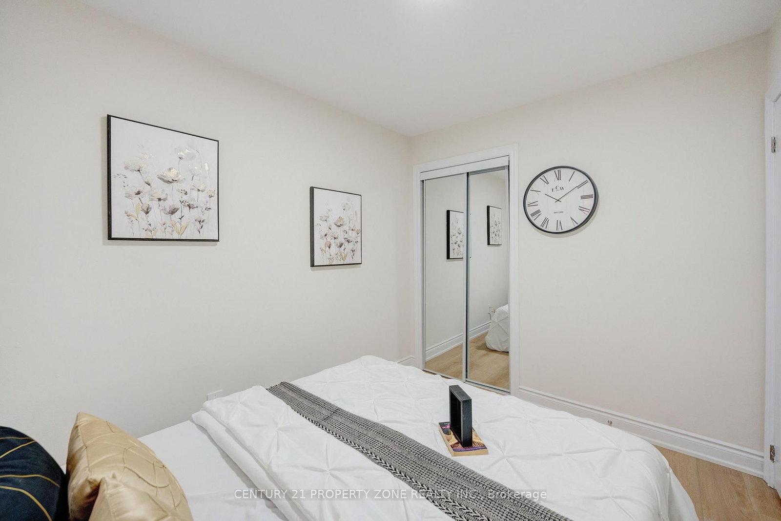 Detached House sold at 187 Martha Crescent, Caledon, Ontario, L7E 4X2 - Bolton West - MLS: W12566168