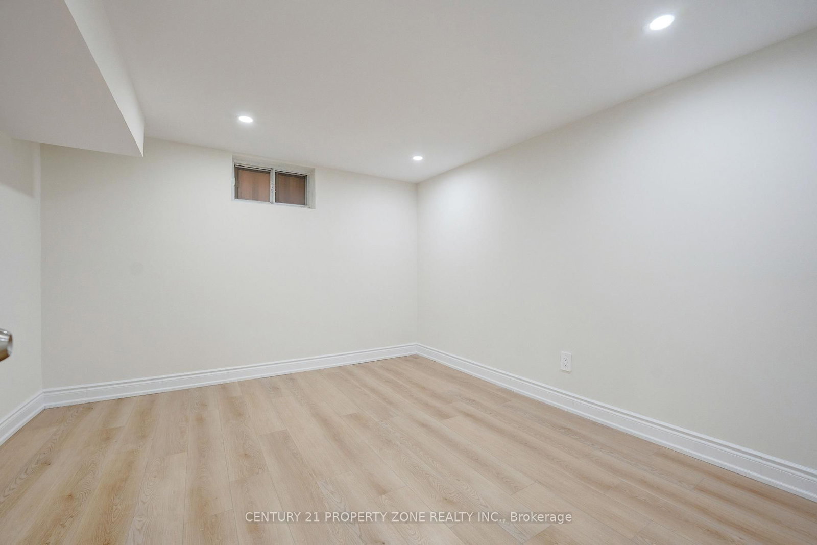 Detached House sold at 187 Martha Crescent, Caledon, Ontario, L7E 4X2 - Bolton West - MLS: W12566168