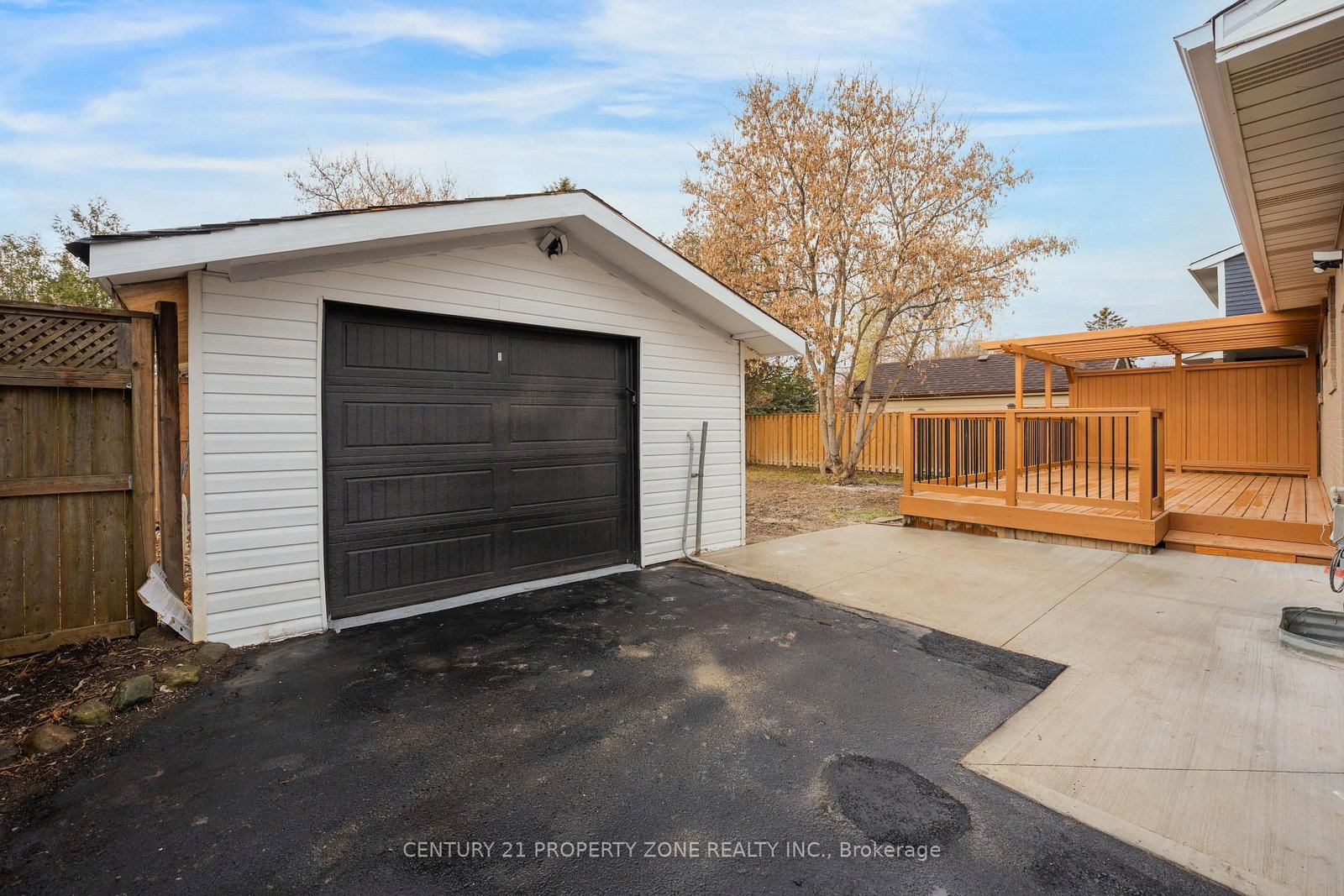 Detached House sold at 187 Martha Crescent, Caledon, Ontario, L7E 4X2 - Bolton West - MLS: W12566168