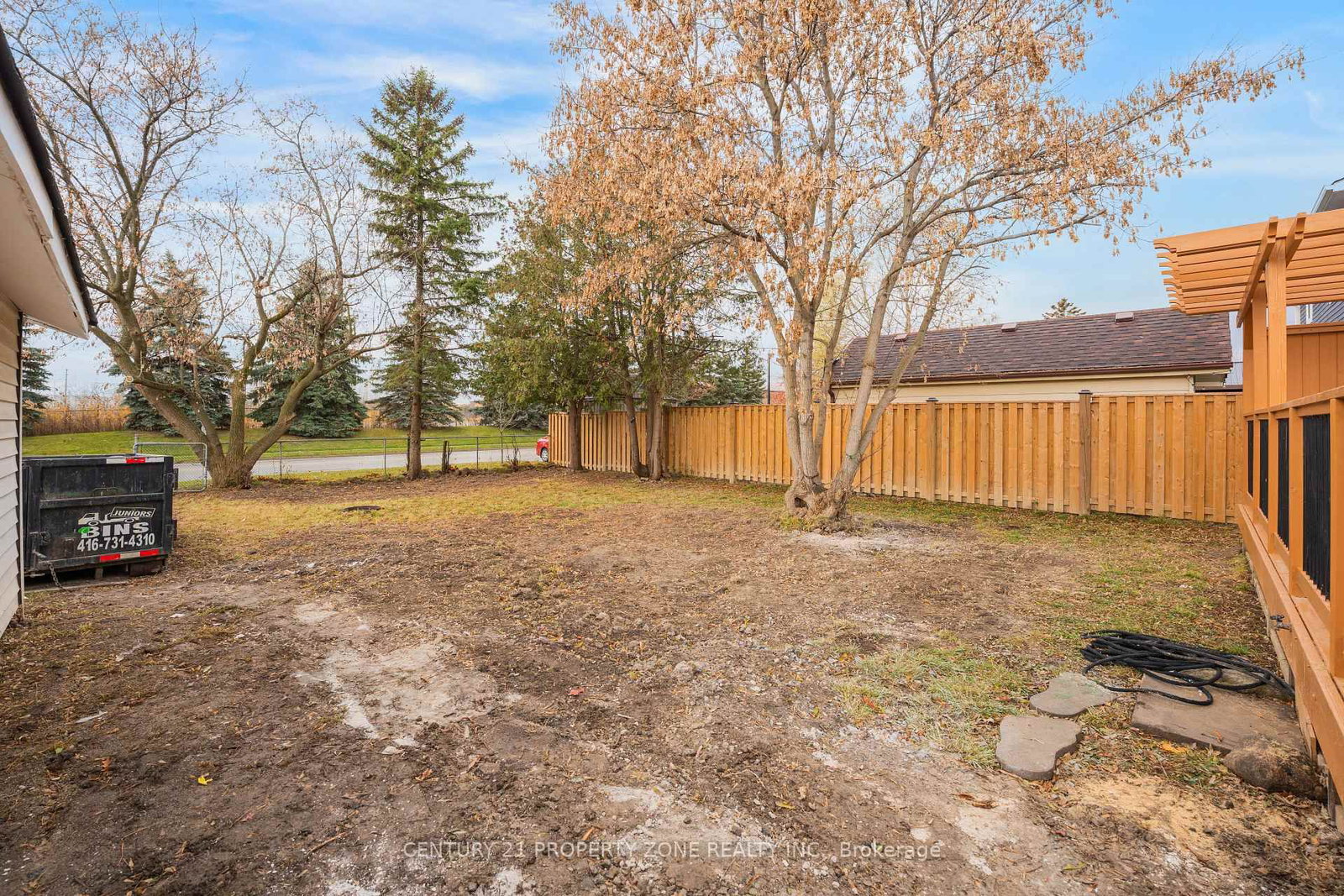 Detached House sold at 187 Martha Crescent, Caledon, Ontario, L7E 4X2 - Bolton West - MLS: W12566168