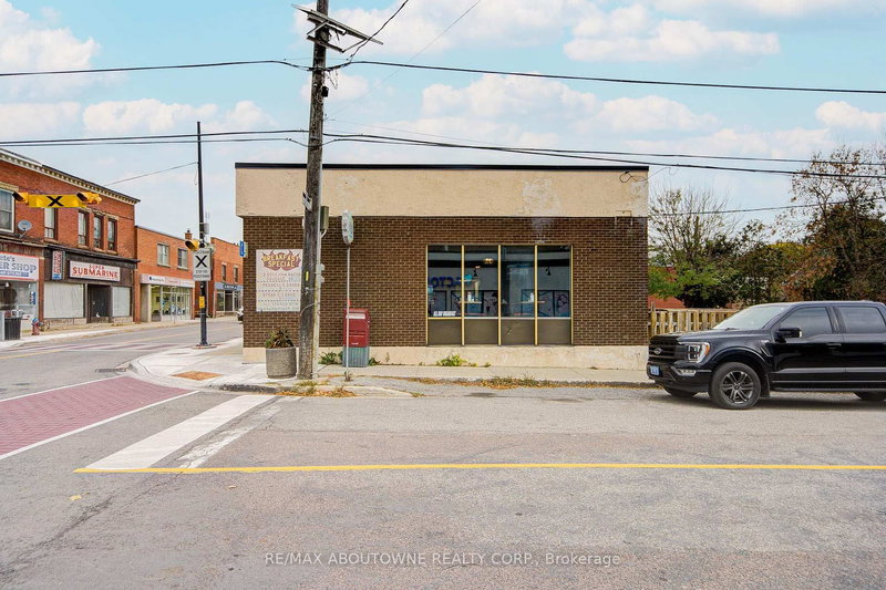 28 Mill St E, Halton Hills, L7J 1H2 | Image 3