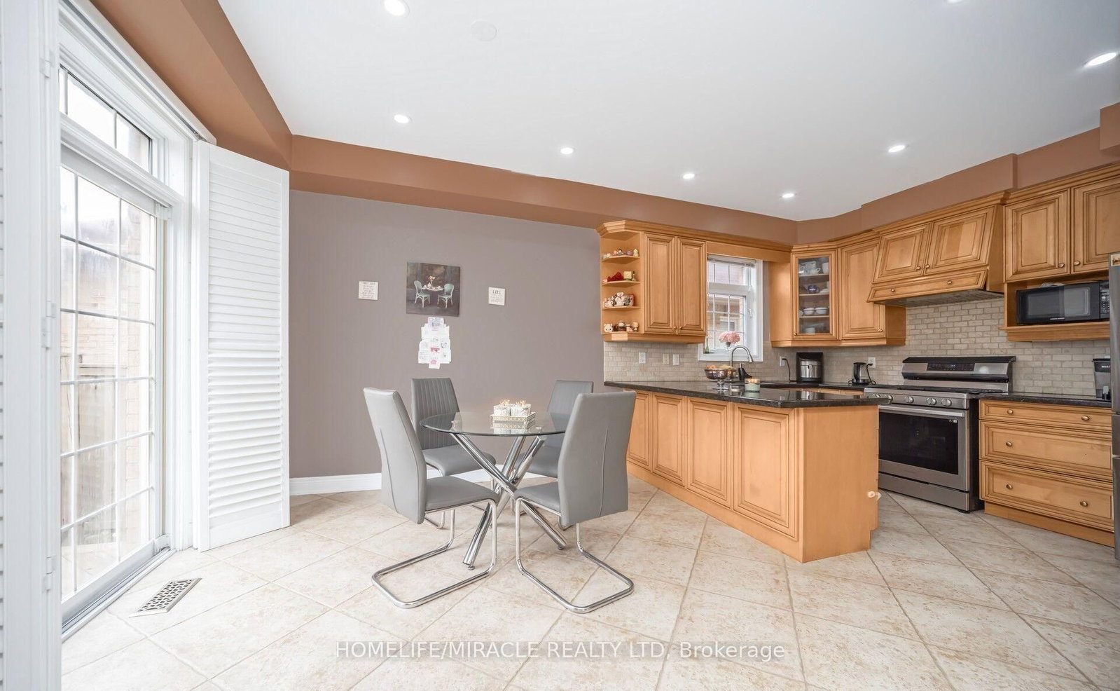 Listing Image 10