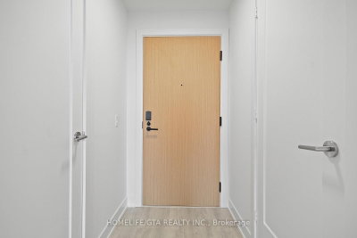 Unit 908 — 60 Central Park Roadway — photo 3