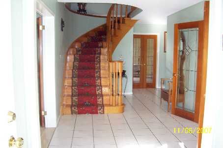 36 Allenhead Cres, Brampton, L6Z4J2 | Image 2