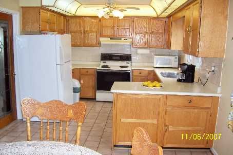 36 Allenhead Cres, Brampton, L6Z4J2 | Image 3