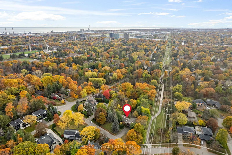 1310 Ravine Dr, Mississauga, L5J 3E5 | Image 2