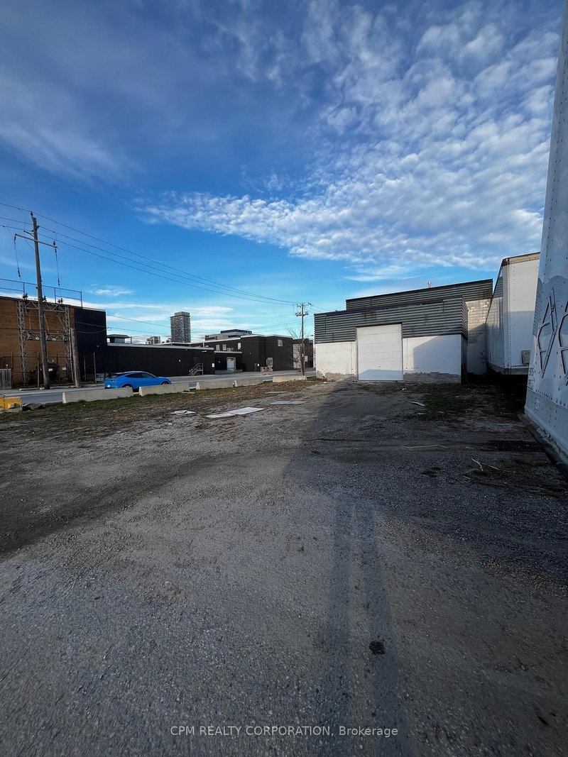 542 Kipling Ave, Toronto, M8Z 5E3 | Image 2