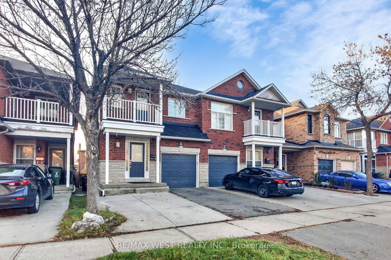 40 San Gabriele Pl, Toronto, M9L 3A4 | Image 3