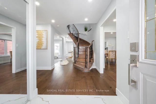 23 Fenflower Crt, Brampton, L7A 1H3 | Image 3