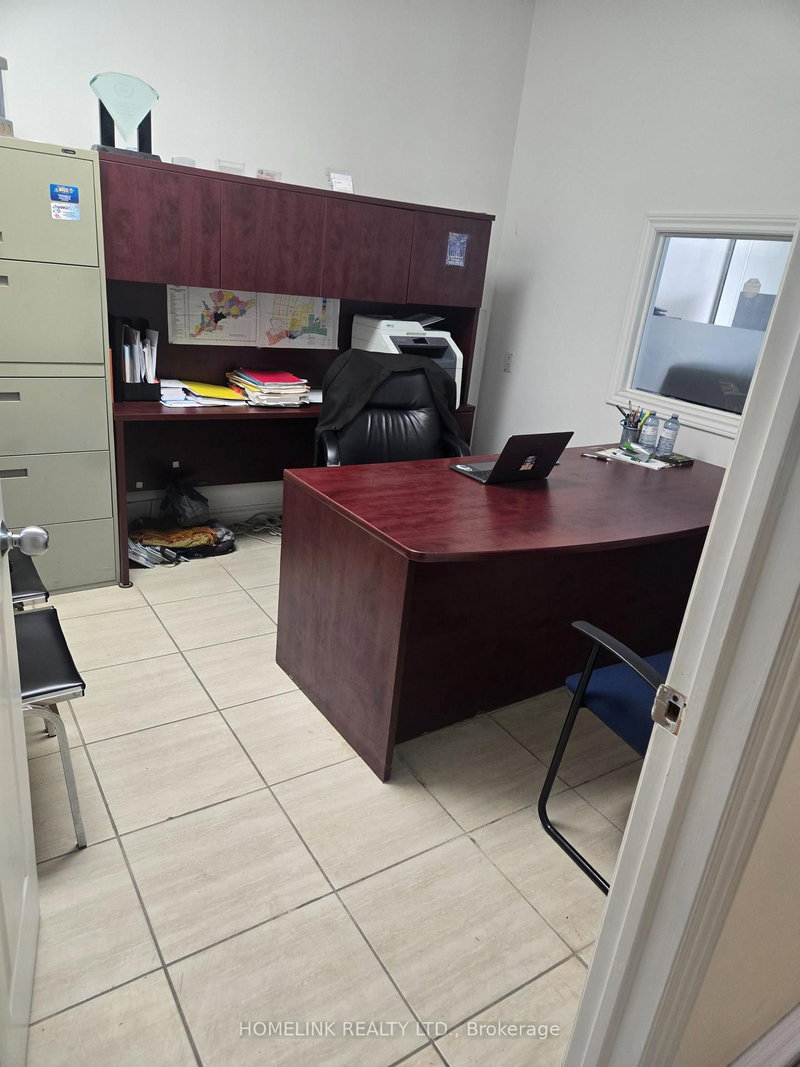 114 - 127 Westmore Dr, Toronto, M9V 3Y6 | Image 3