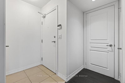 1110-1940 Ironstone Drive, Burlington, Ontario image-0-3