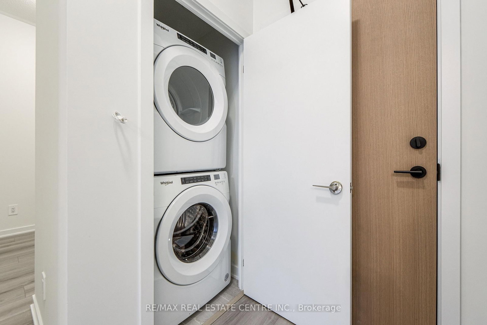 1440 Clarriage Milton,ON L9T 2X5 — Photo 9